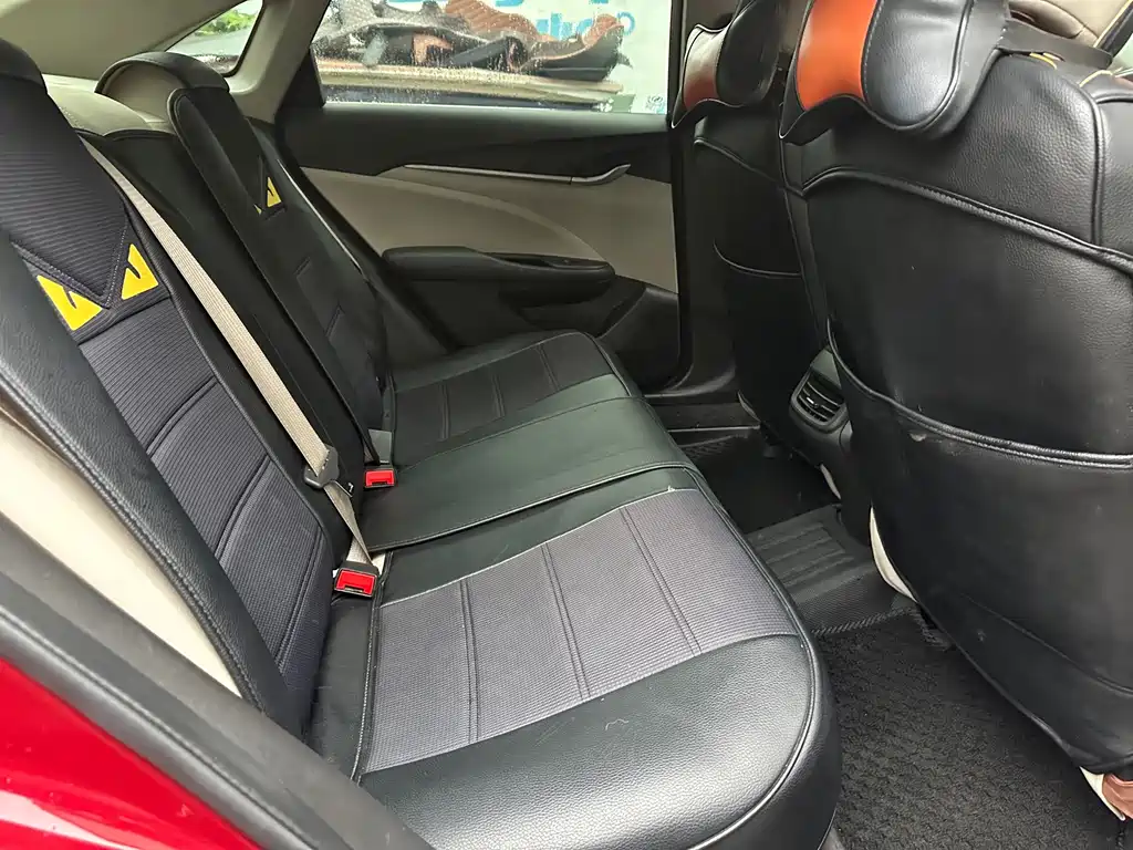 Buick Excelle — миниатюра 9
