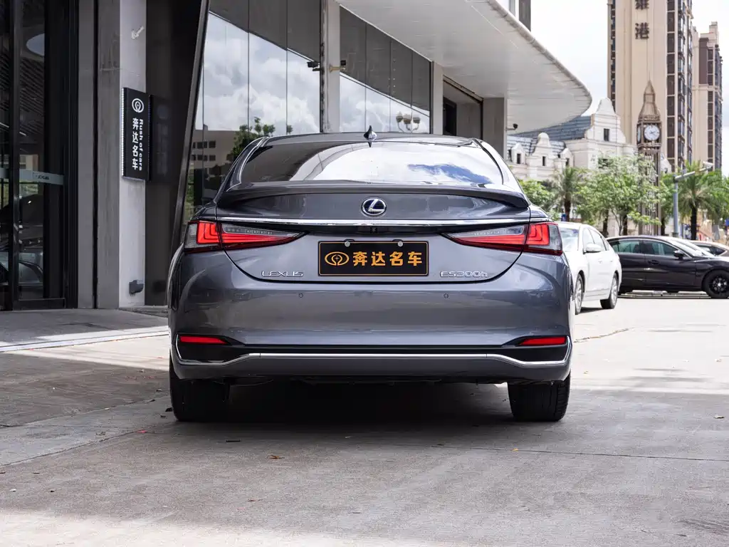 Lexus ES — миниатюра 5