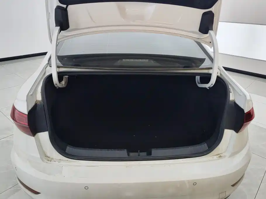 Volkswagen Sagitar — миниатюра 4