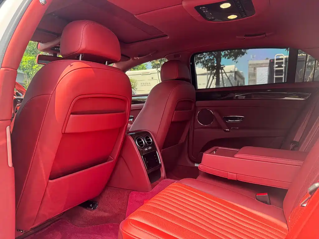 Bentley Flying Spur — миниатюра 11