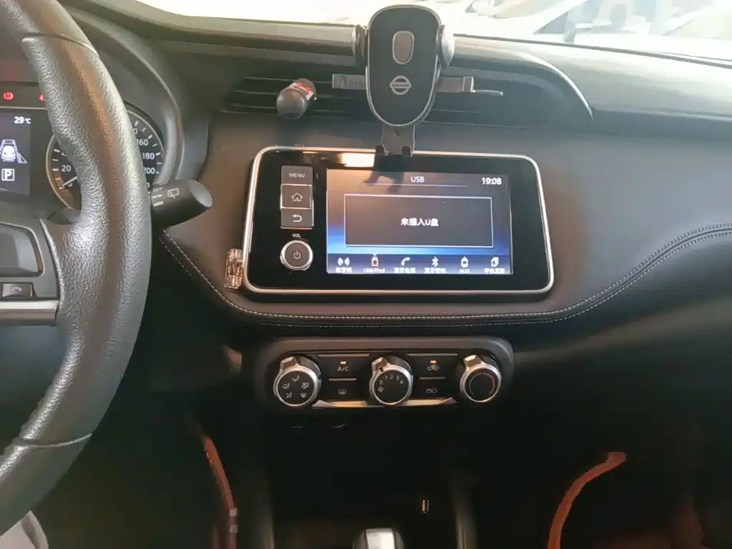 Nissan Kicks — миниатюра 13