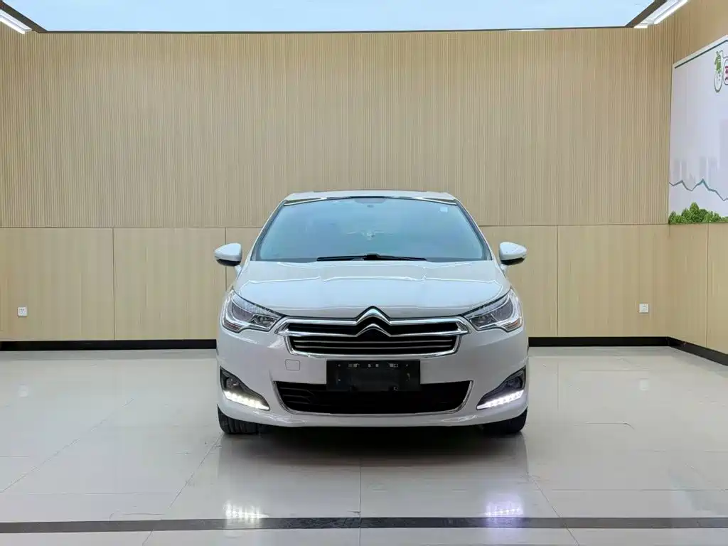 Citroen C4L 2015 1.8L AT Luxury