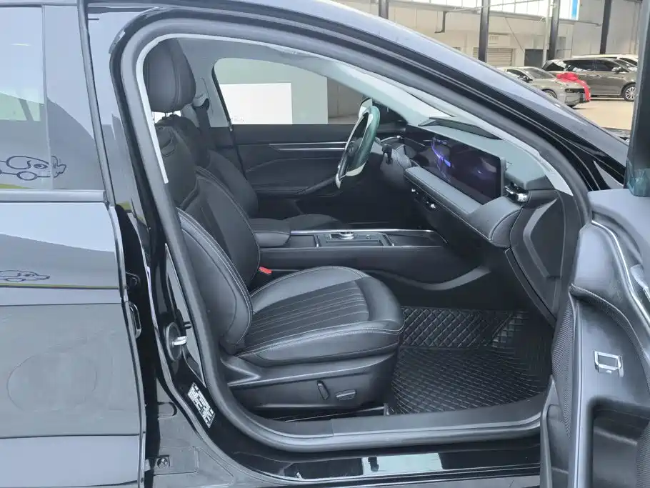 Ford Mondeo — миниатюра 8