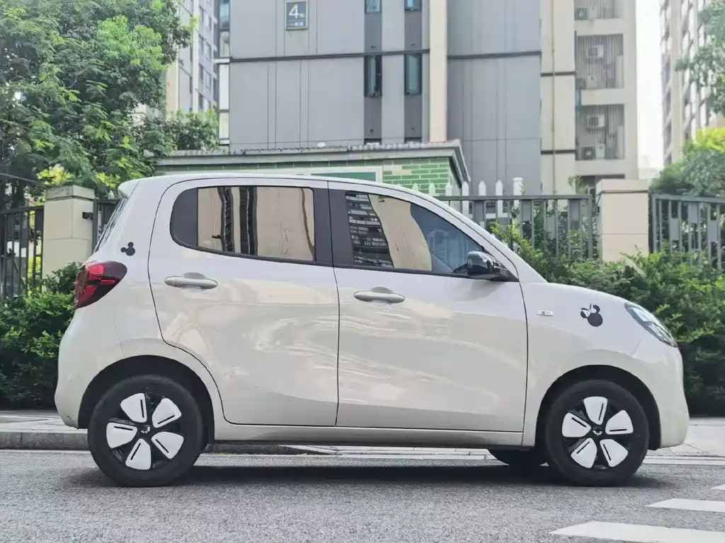 Wuling MINIEV — миниатюра 4