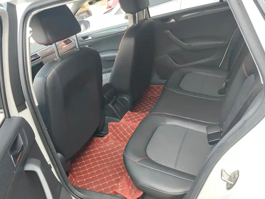 Volkswagen Santana — миниатюра 11