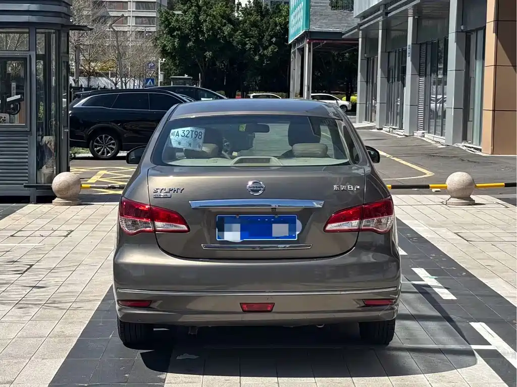Nissan Sylphy 2016 1.6XE AT Comfort