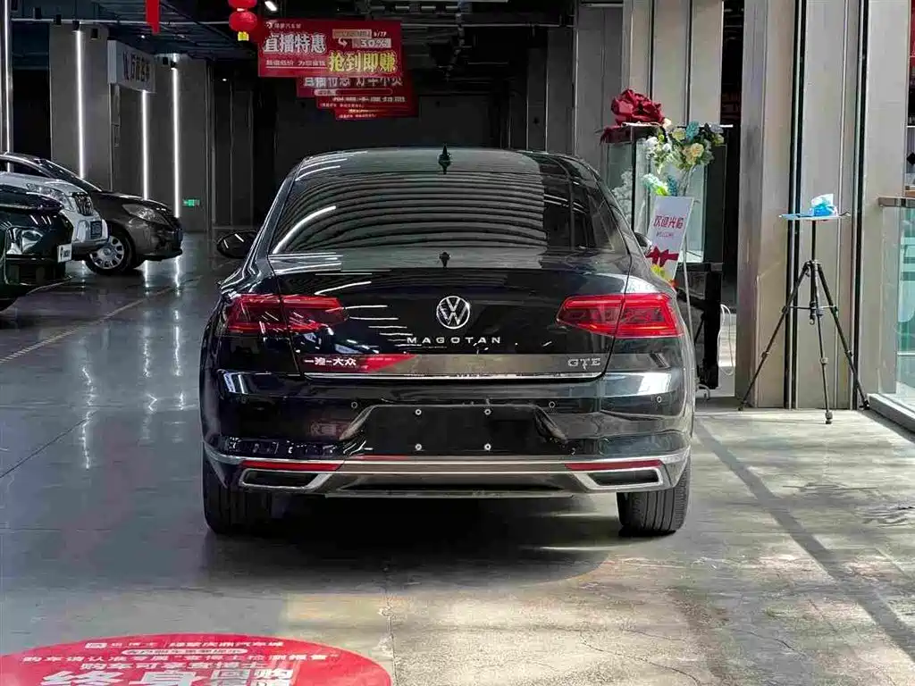 Volkswagen Magotan PHEV — миниатюра 3