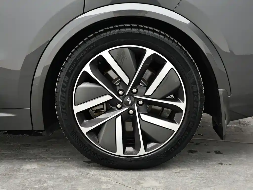 Li Auto Li L8 — миниатюра 8