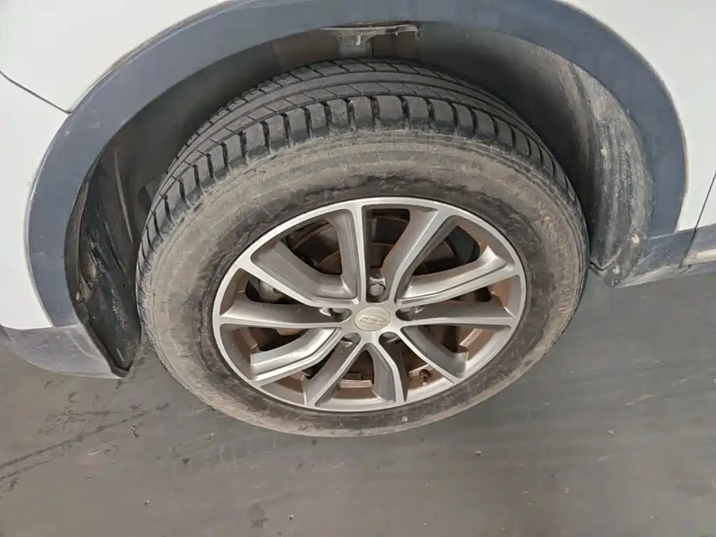 Geely Boyue — миниатюра 23