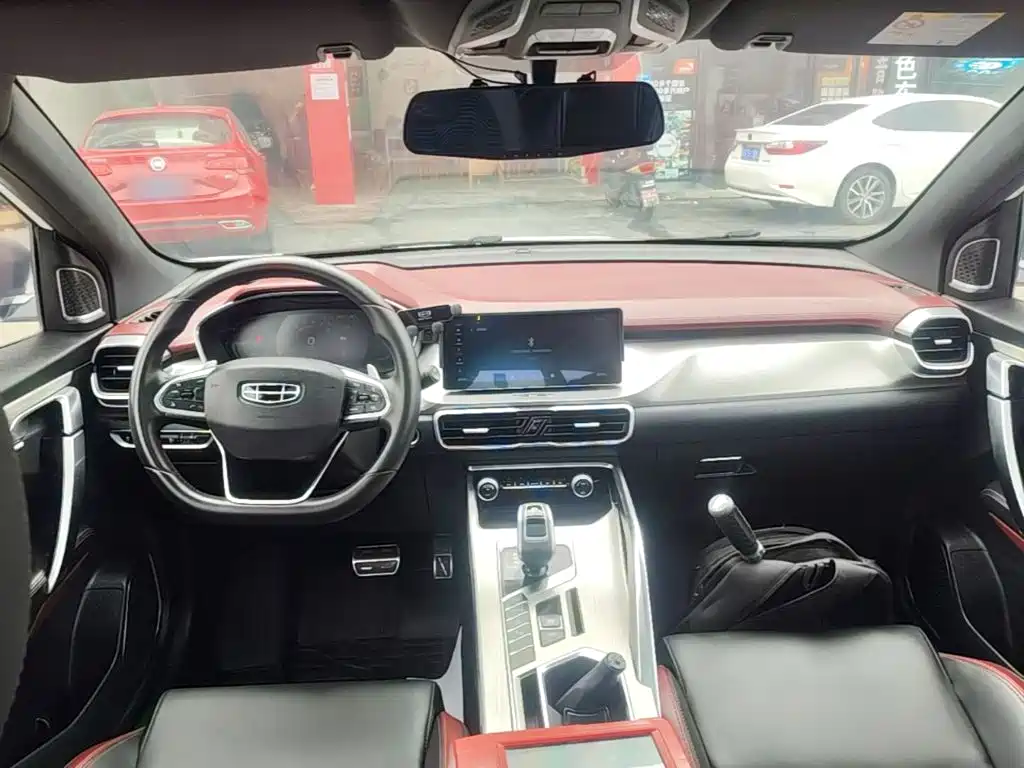 Geely Binyue — миниатюра 10