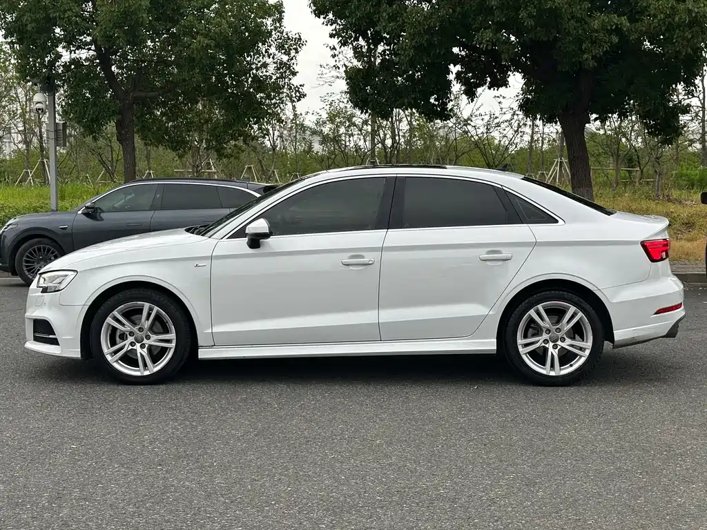 Audi A3 2019 Limousine 35 TFSI Fashion VI