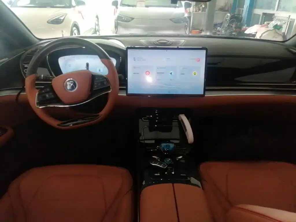BYD Han — миниатюра 10