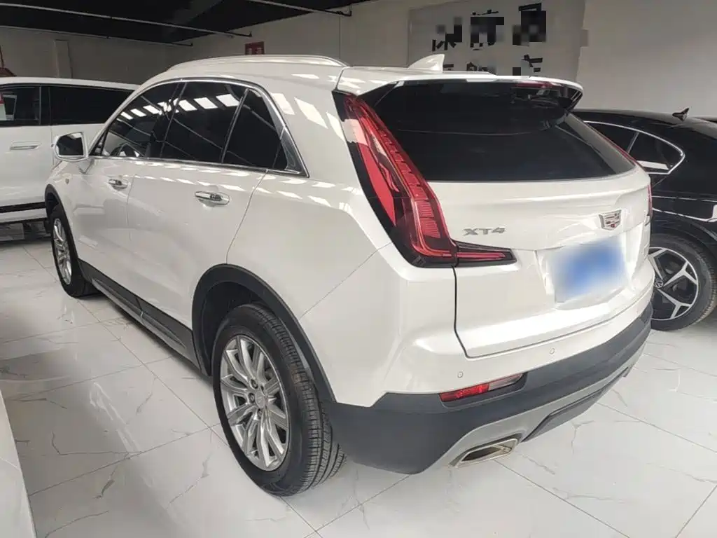 Cadillac XT4 — миниатюра 5