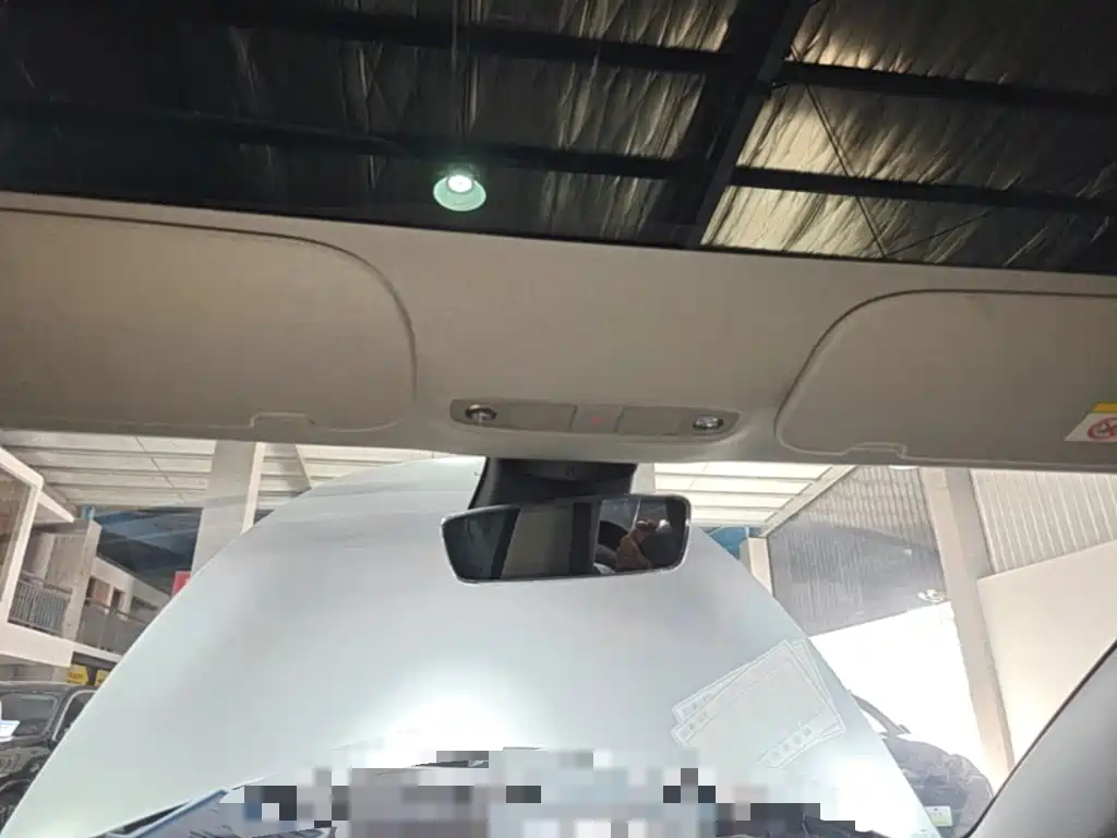Tesla Model 3 — миниатюра 23