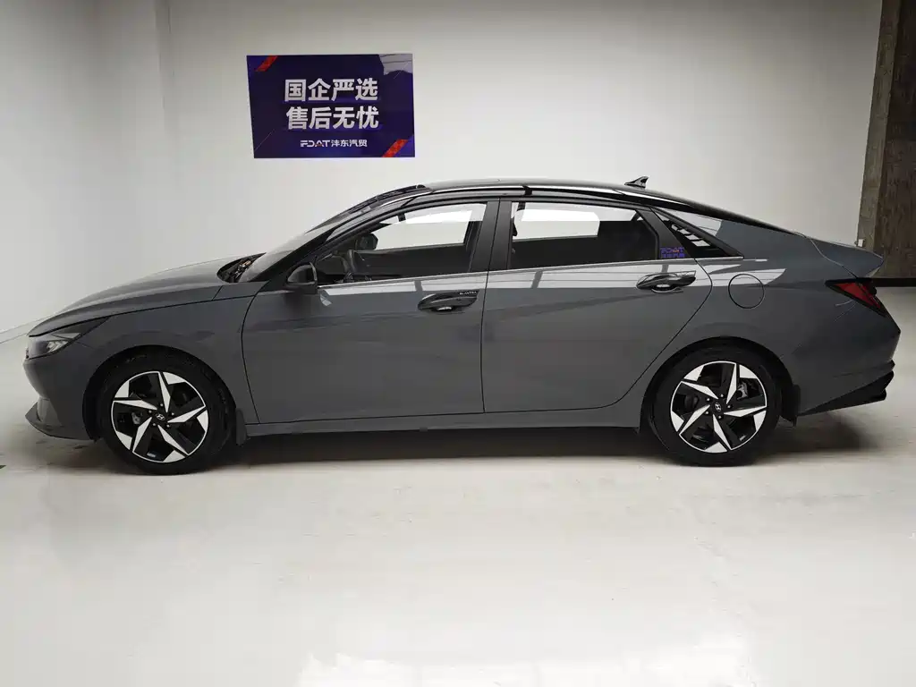 Hyundai Elantra — миниатюра 9