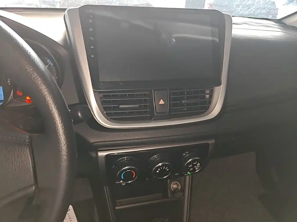 Toyota Yaris L — миниатюра 13
