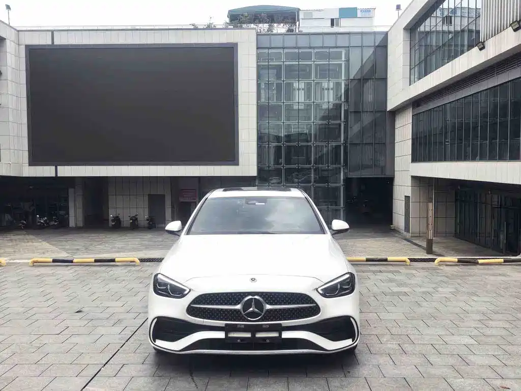 Mercedes-Benz C-Class — миниатюра 2