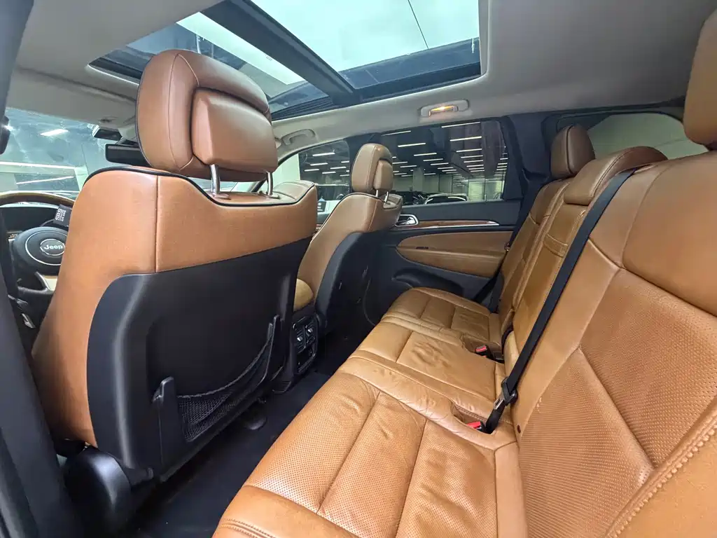 Jeep Grand Cherokee (Import) — миниатюра 5