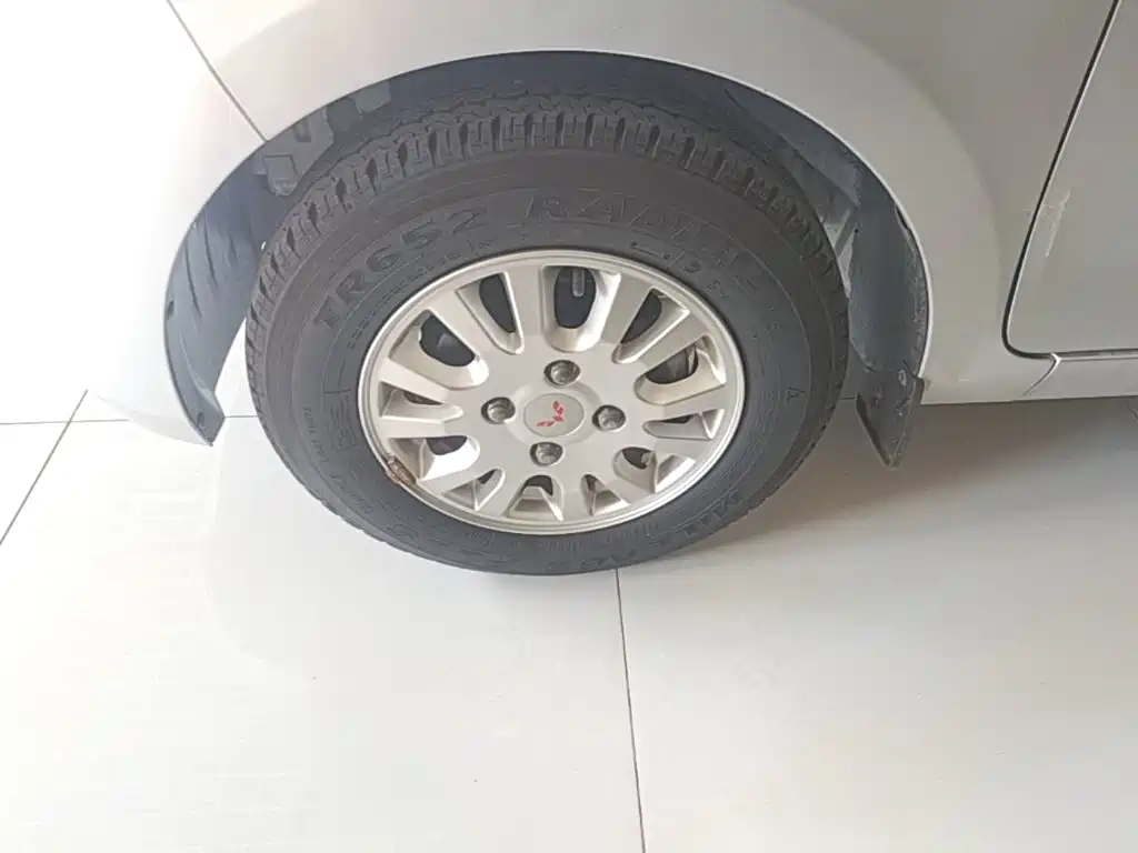 Wuling Rongguang V — миниатюра 23