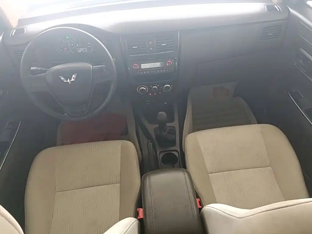Wuling Rongguang V — миниатюра 10