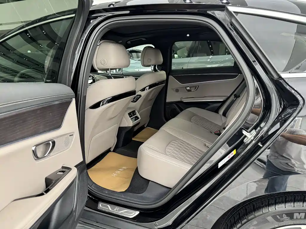 BYD Han 2025 EV 701KM Smart Drive