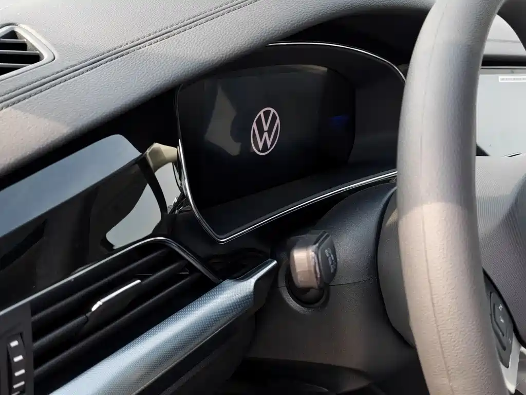 VOLKSWAGEN PASSAT NEW ENERGY