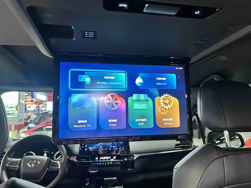 Toyota Sienna — миниатюра 25