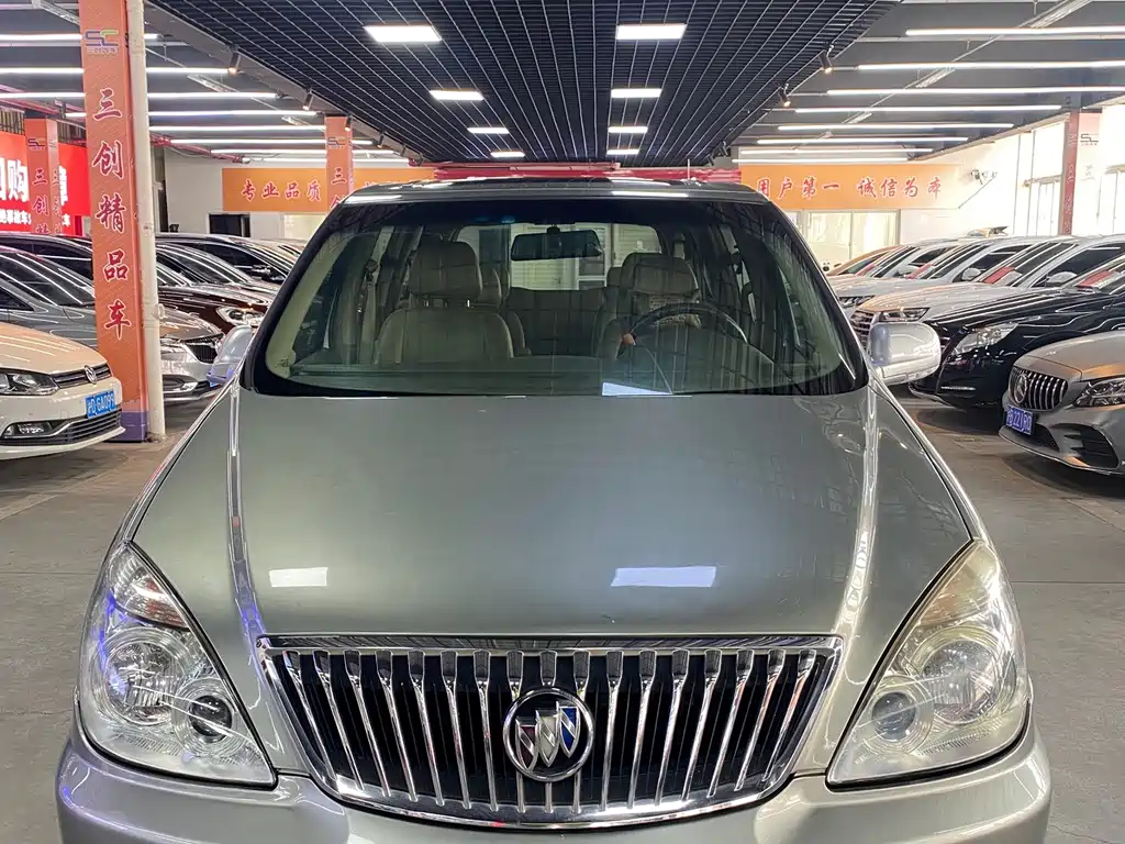 Buick GL8 — миниатюра 2