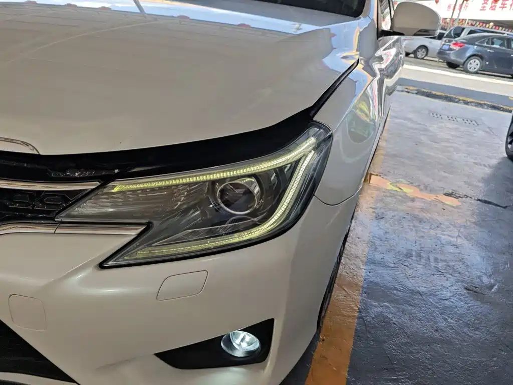 Toyota Reiz — миниатюра 24