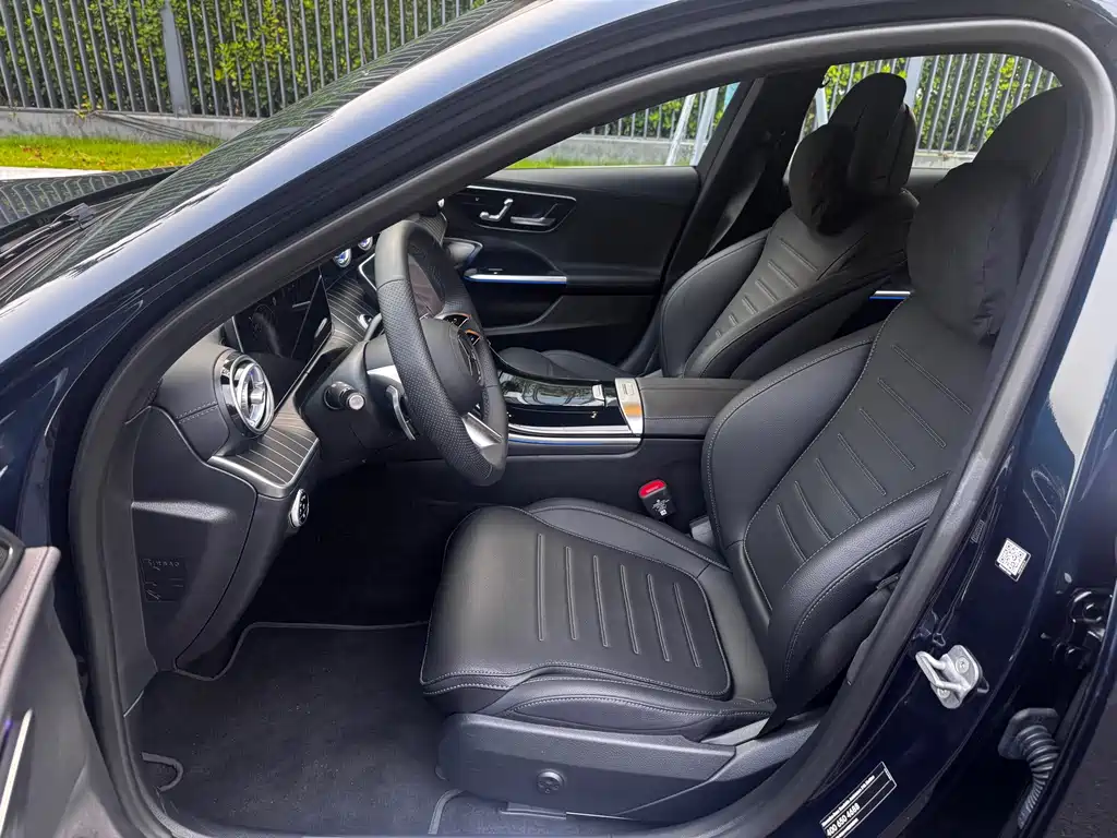 Mercedes-Benz C-Class — миниатюра 4