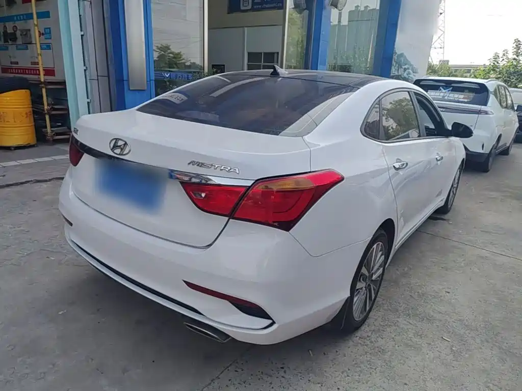 Hyundai Mistra — миниатюра 7