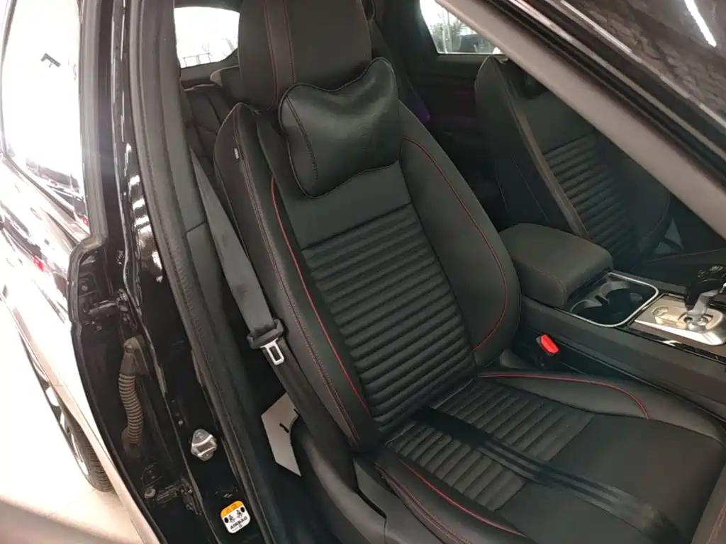 Land Rover Discovery Sport — миниатюра 25