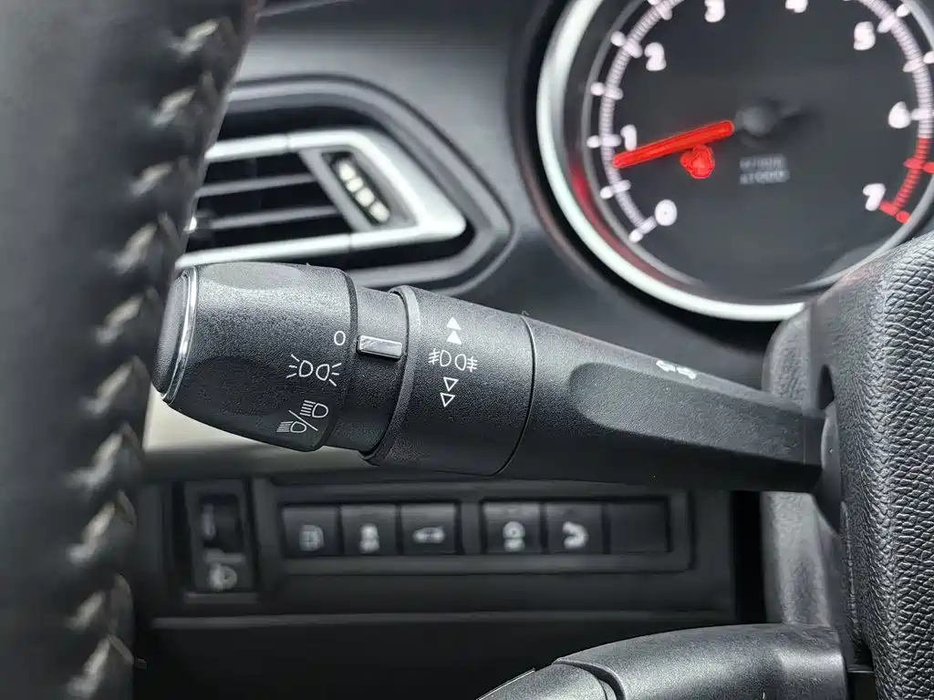 Peugeot 408 — миниатюра 21