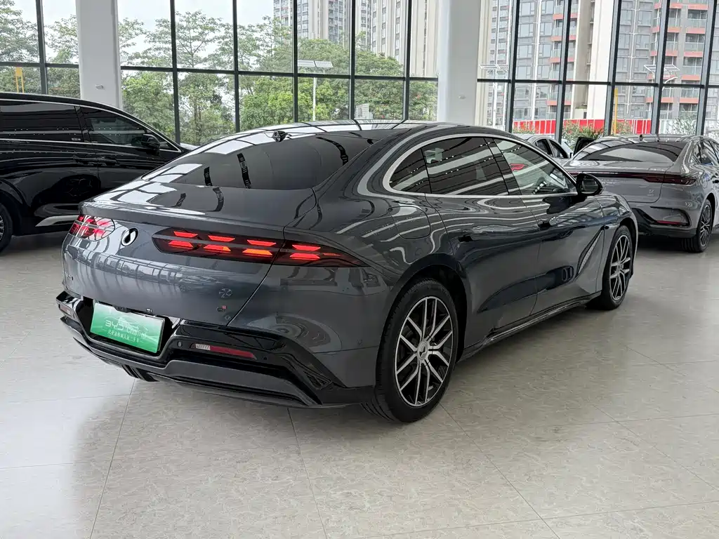 Denza Z9 2024 1100km Max