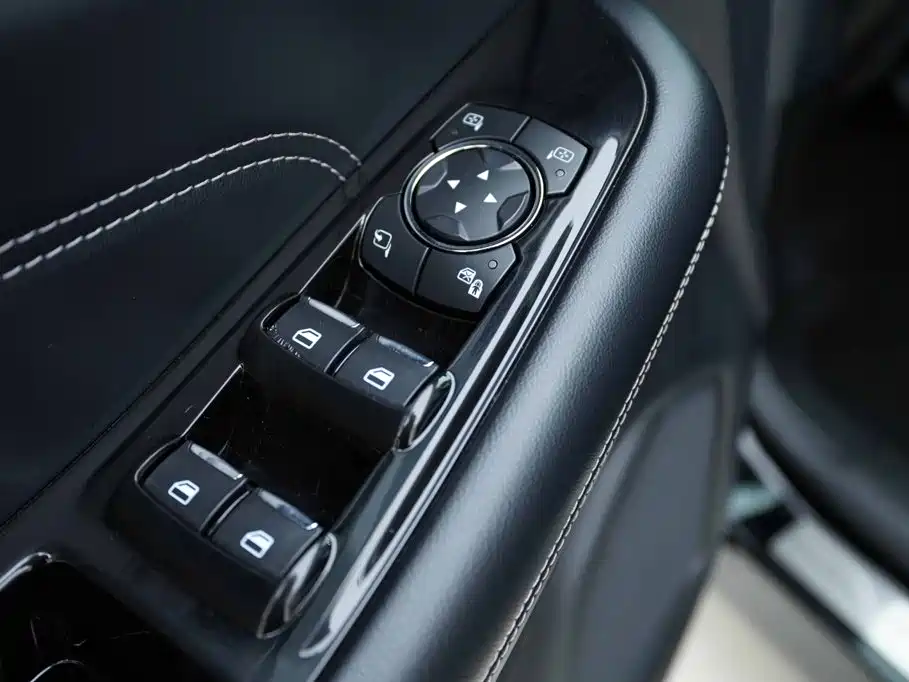 Ford Edge — миниатюра 10