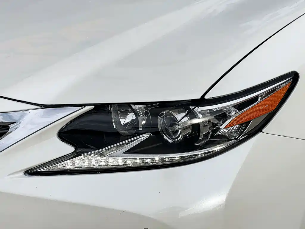 Lexus ES 200 30th Anniversary Commemorative Edition, фото 4