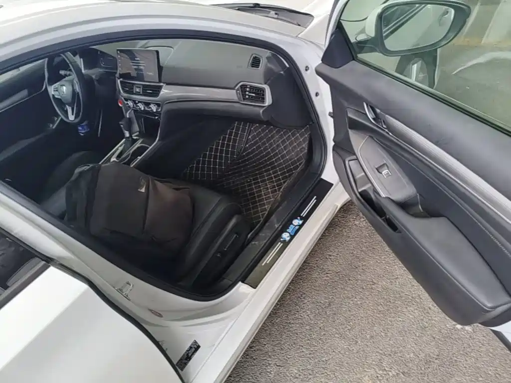 Honda Accord — миниатюра 9