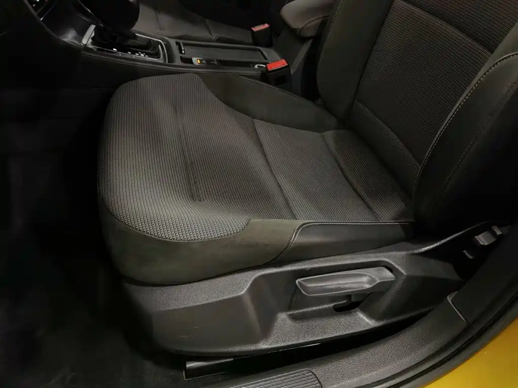 Volkswagen Golf — миниатюра 20