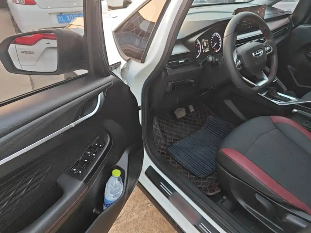 Geely Vision X3 — миниатюра 16