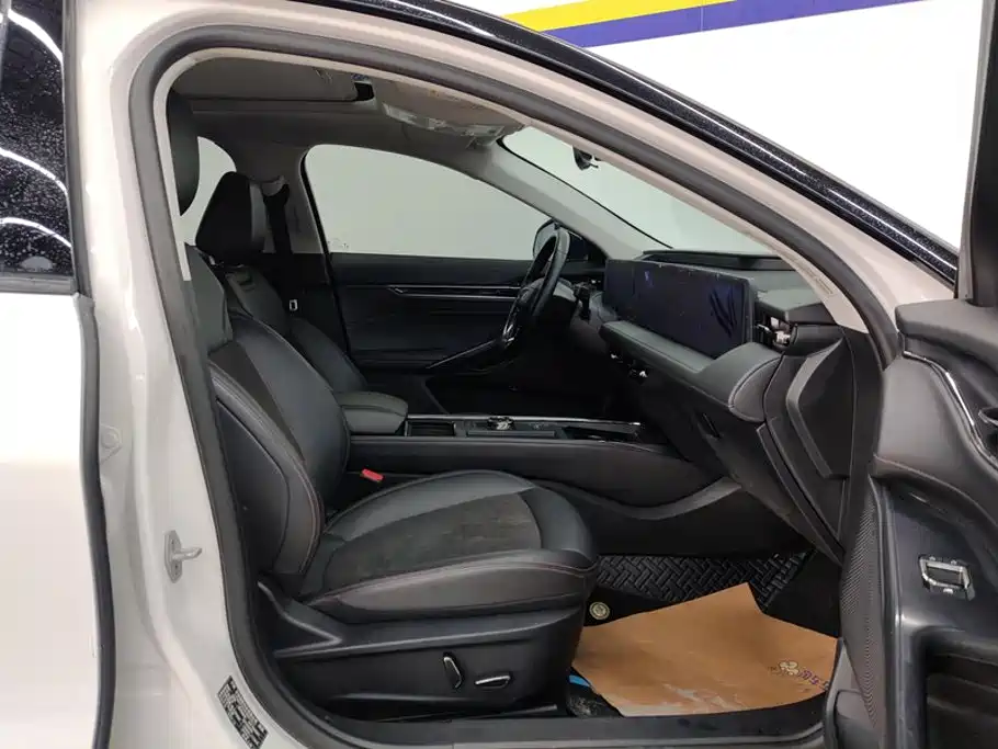 Ford Mondeo — миниатюра 8