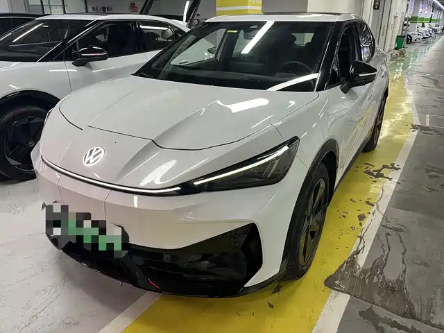 VOLKSWAGEN WITH THE CROWD 06 2024