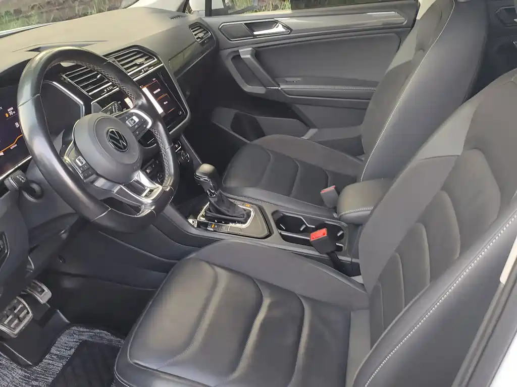 Volkswagen Tiguan L — миниатюра 9
