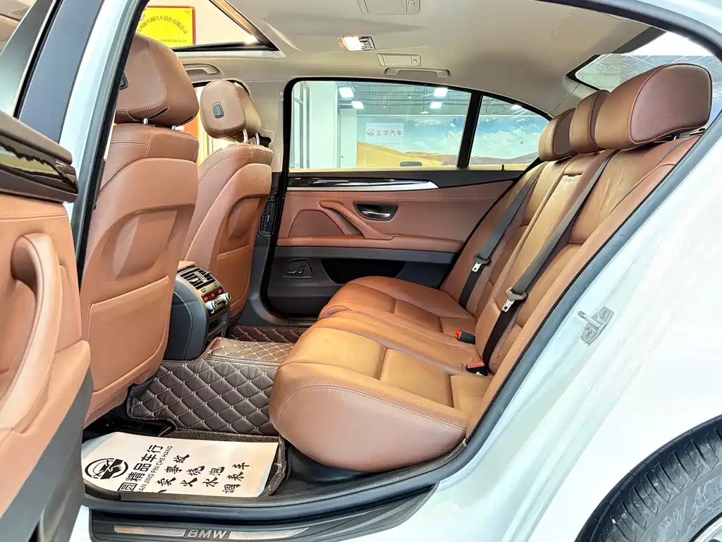 BMW 5 Series — миниатюра 12