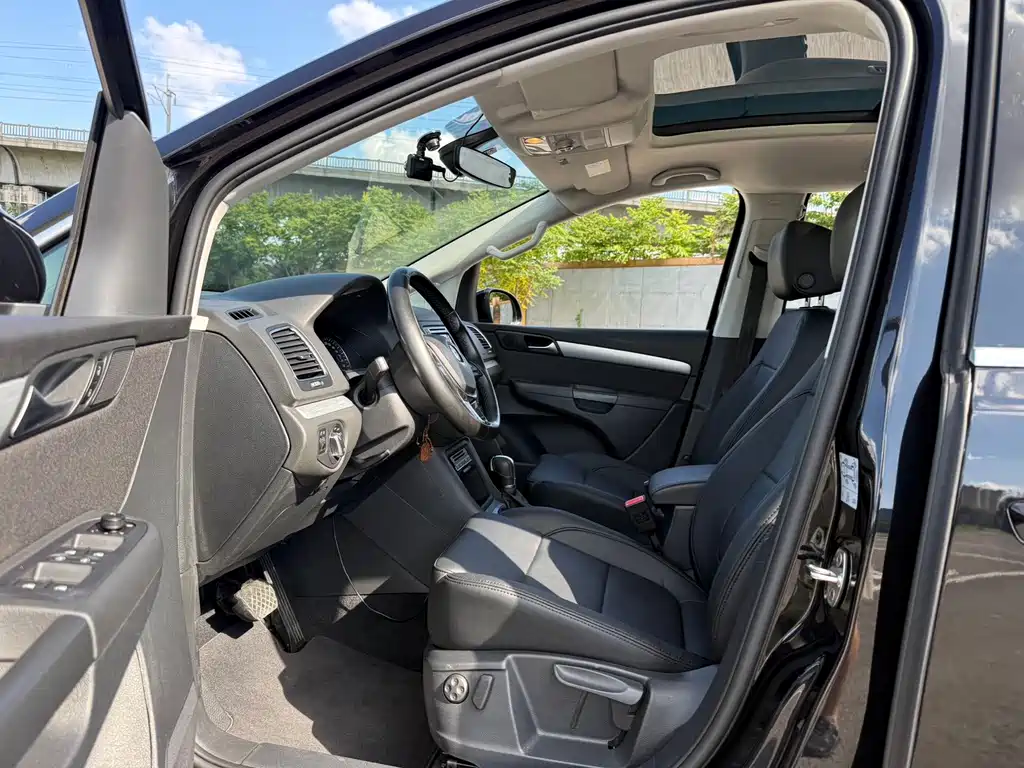 Volkswagen Sharan — миниатюра 7