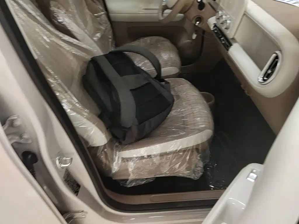 Wuling MINIEV — миниатюра 25