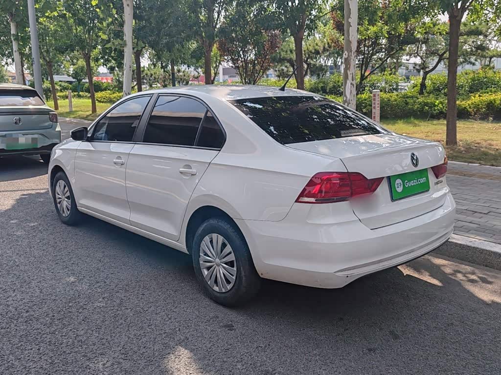 Volkswagen Santana 1.5 л 2022 г. Белый, пробег 39000 км