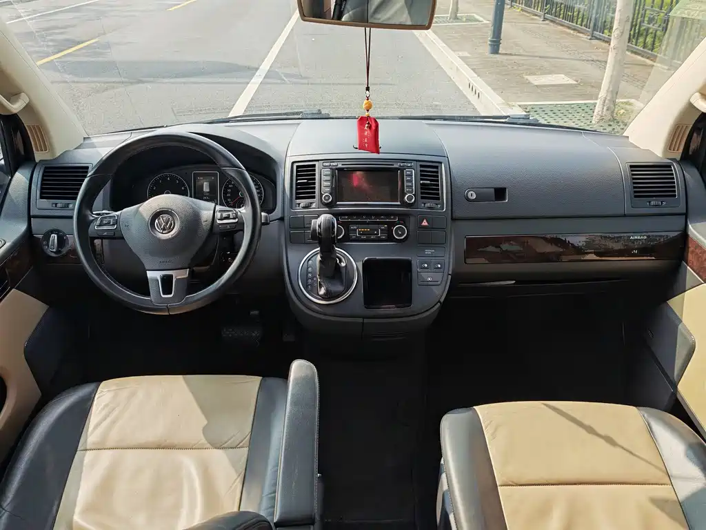 Volkswagen Multivan — миниатюра 5