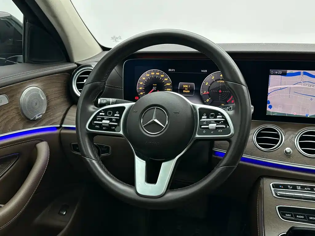 Mercedes-Benz E-Class — миниатюра 22