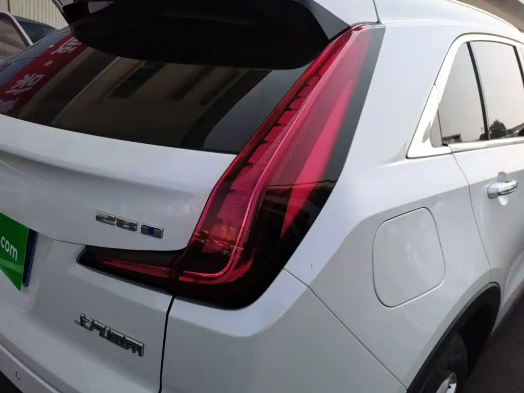Cadillac XT4 — миниатюра 8