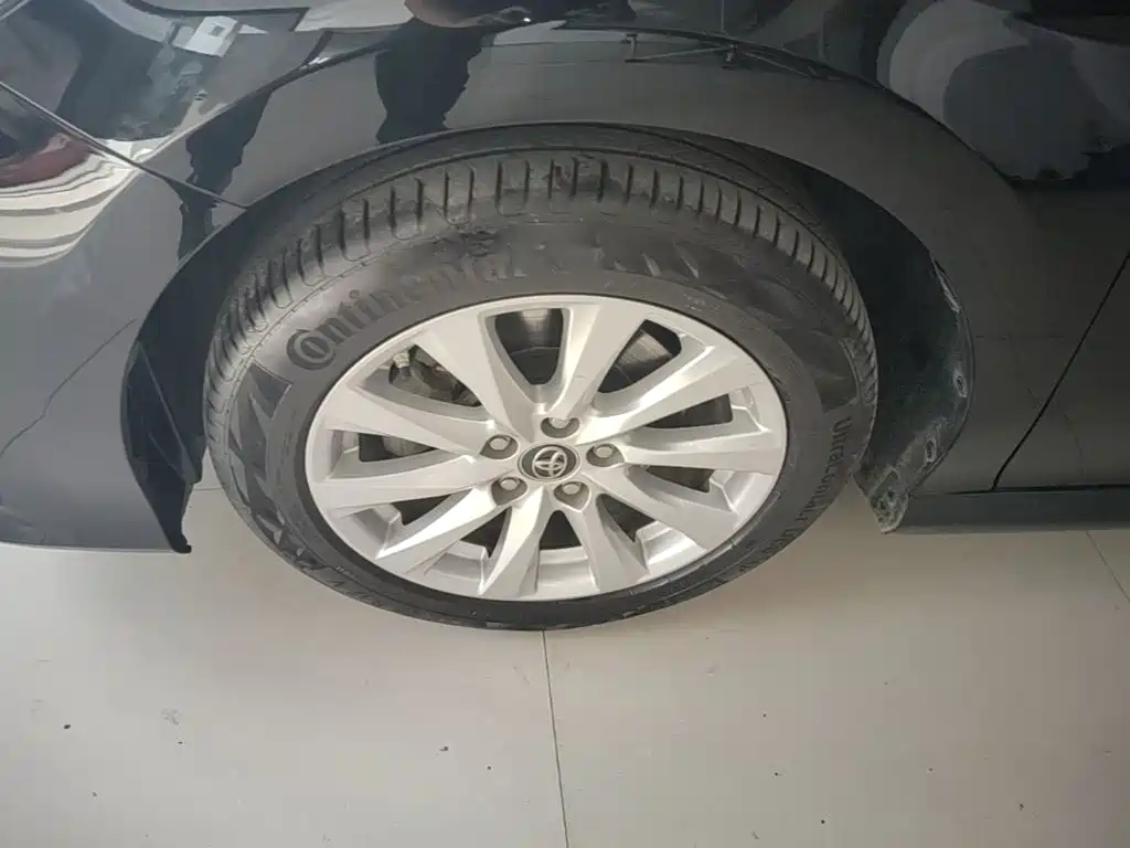 Toyota Camry — миниатюра 23